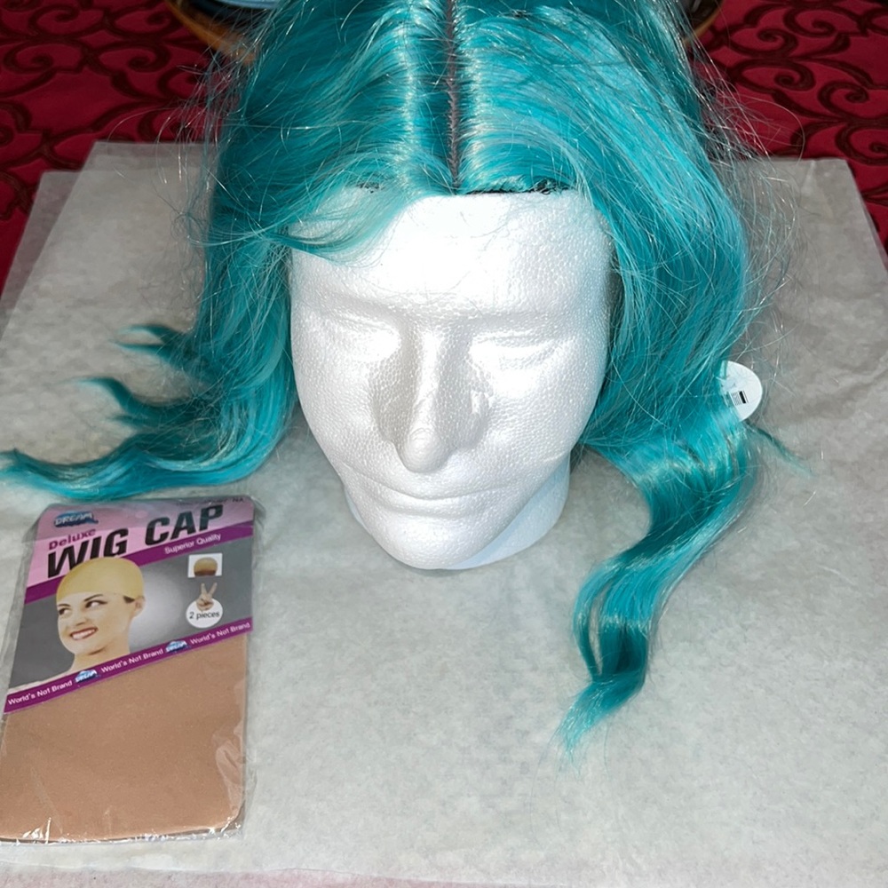 Aqua wig - Picture 2 of 2